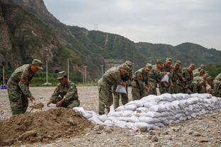 基维奥尔全场防守端多项数据为0，1次乌龙，评分6.2最低